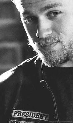 Charlie Hunnam 1