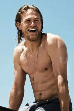 Charlie Hunnam 2
