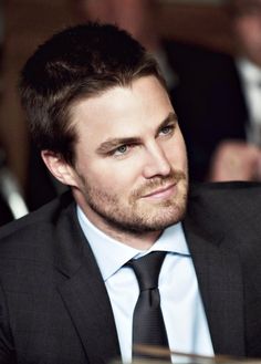 Stephen Amell 2