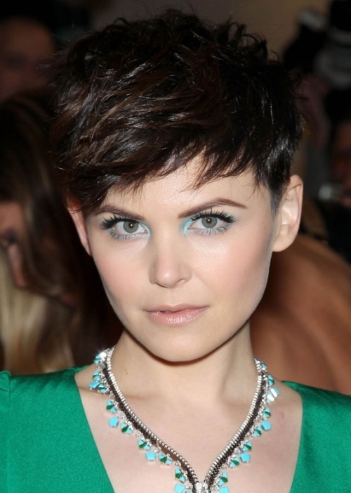 Top 100 Hairstyles for Round Faces_013