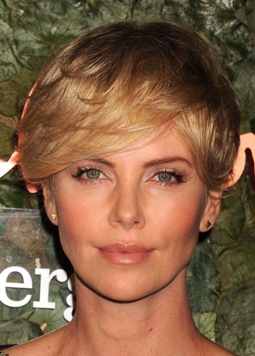 Top 100 Hairstyles for Round Faces_067