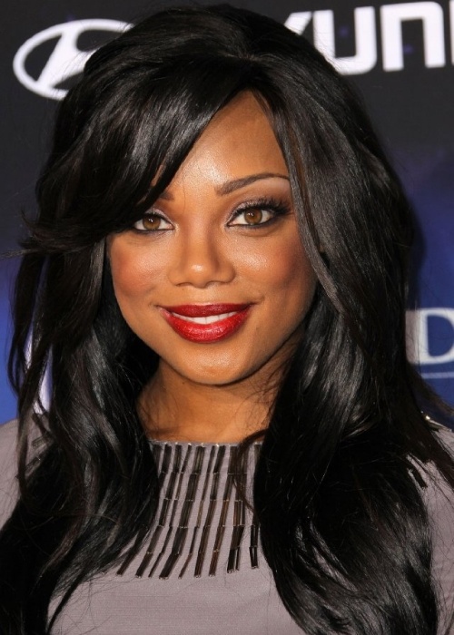 Top 100 Hairstyles for Round Faces_075