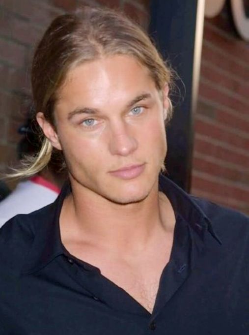 Travis Fimmel 1