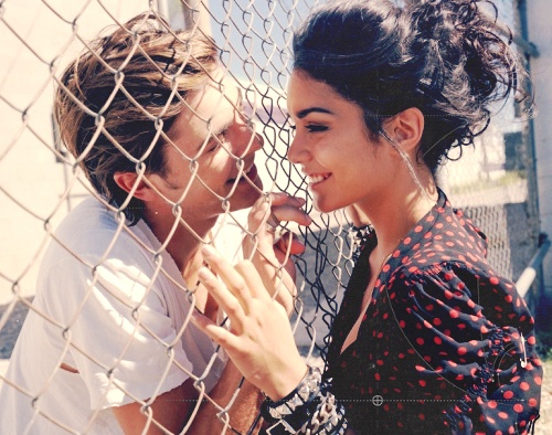 Zac Effron & Vanessa Hudgens
