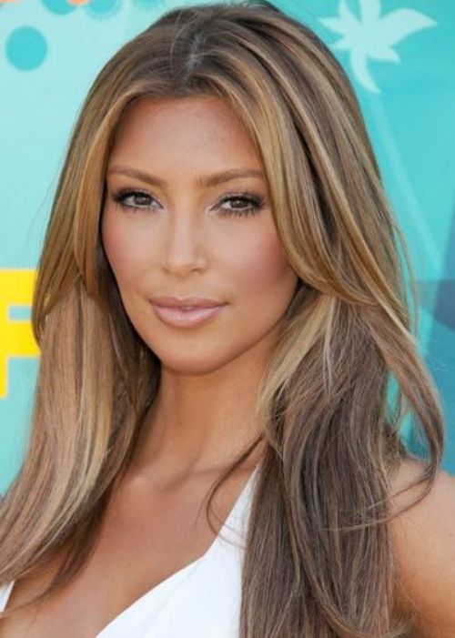 UNIVERSAL CITY, CA - AUGUST 9: Kim Kardashian arrives at Teen Choice 2009 held at the Universal Amphitheater in Universal City, California on August 9, 2009. (Photo by Gregg DeGuire/PictureGroup)