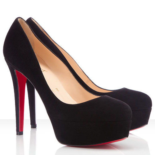 Black pumps
