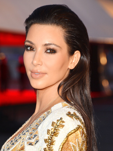cos-04-kim-kardashian-slick-strands-de-30058829