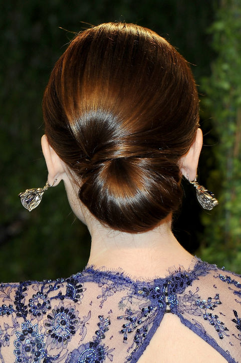 lily-collins-oscars-2013-hairstyle-back-h724