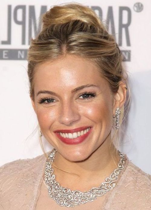 50_Best_Updos_For_Medium_Hair_30