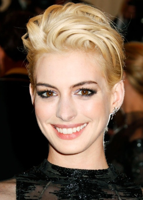 50_Best_Updos_for_Short_Hair_16