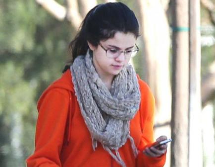 Selena Gomez without makeup_6