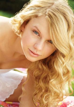 Taylor Swift Without Makeup | herinterest.com/