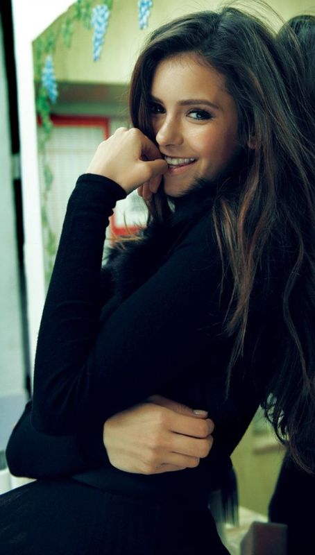 Nina Dobrev