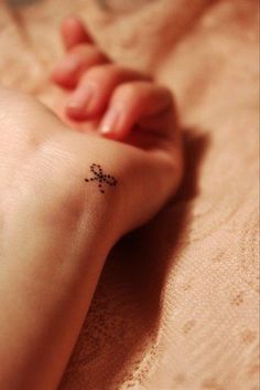Tiny Dotted Bow - Wrist Piece