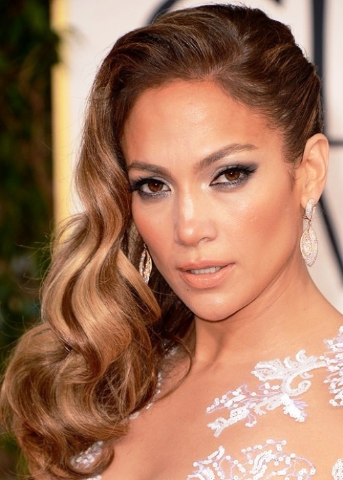 Best Celebrity Makeup Looks for Brown Eyes_08