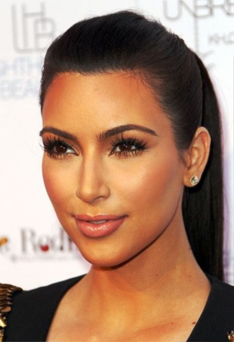 Best Celebrity Makeup Looks for Brown Eyes_15