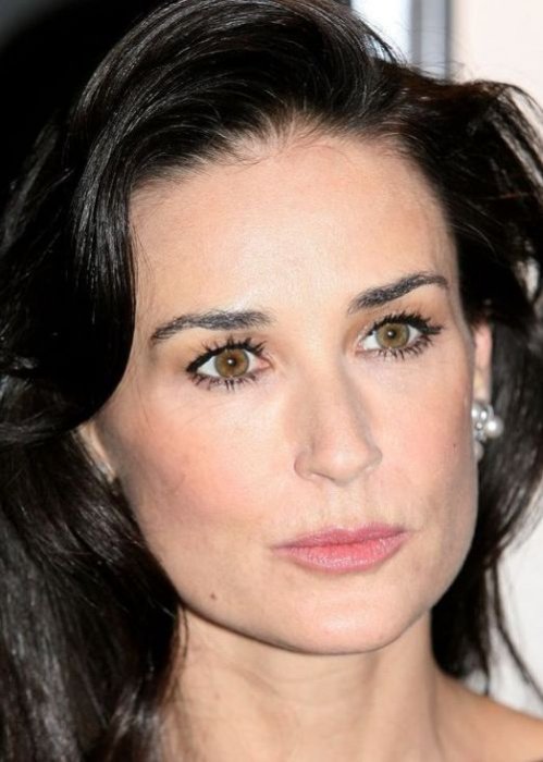 Best celebrity makeup looks for hazel eyes_08