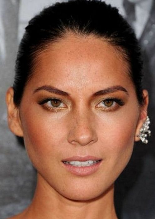 Best celebrity makeup looks for hazel eyes_14