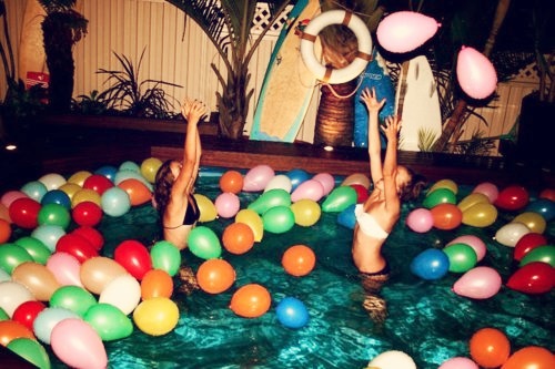 pool party