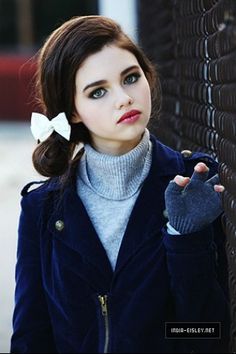 30 Hot Female Actresses Under 30 in 2015_28