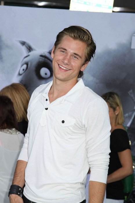 20 Hot Male Actors Under 20 For 2015_11