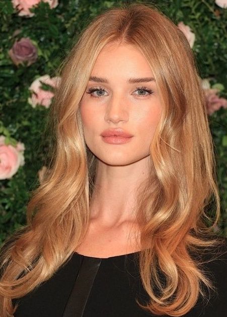 light strawberry blonde hair with blonde highlights