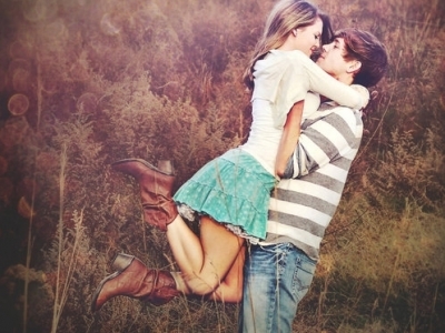 How to Hug a Boyfriend