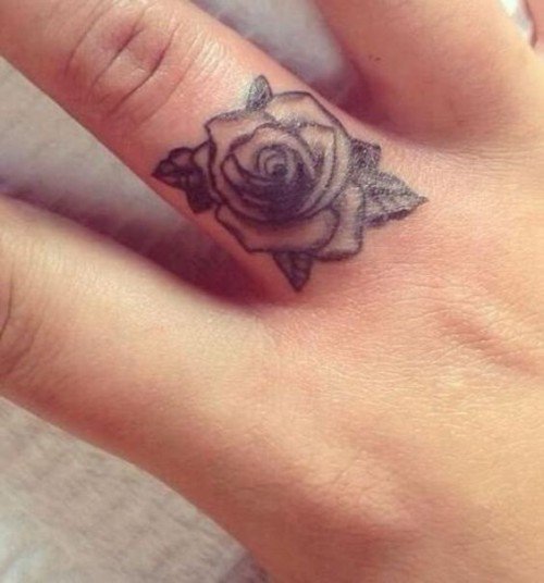 small finger tattoo_12