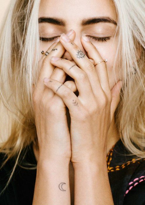 small finger tattoo_13