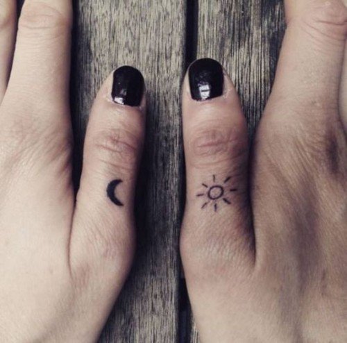 small finger tattoo_15