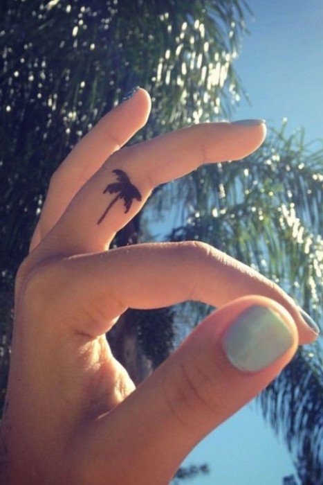 small finger tattoo_16