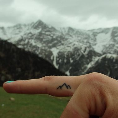 small finger tattoo_17