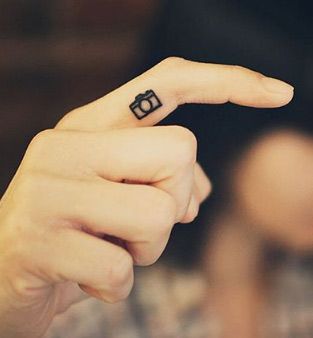 small finger tattoo_36