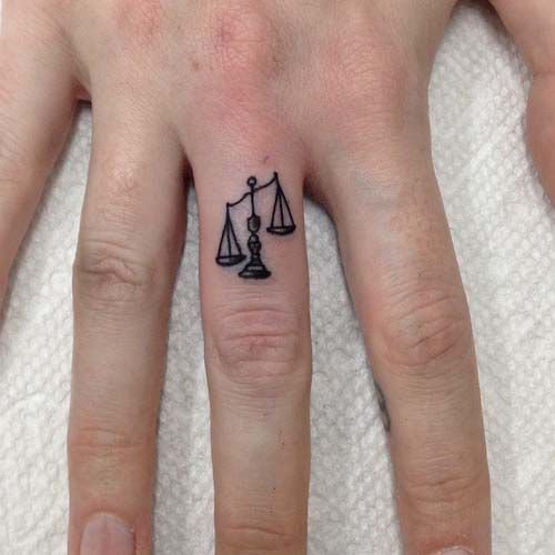 small finger tattoo_38