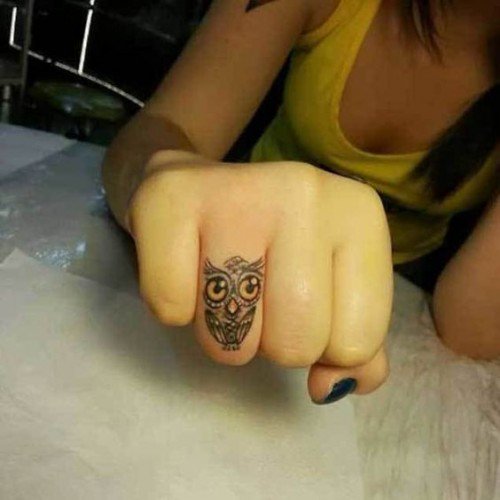 small finger tattoo_45