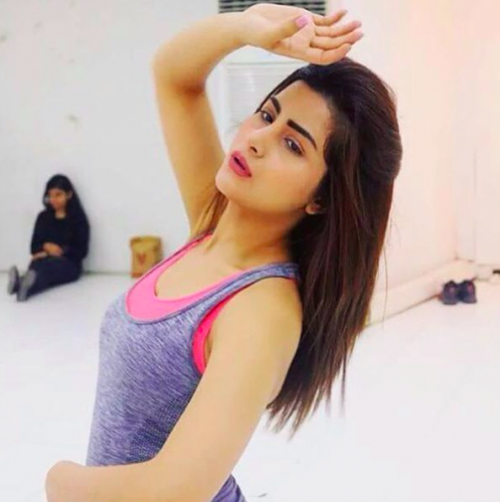 Top 10 Hottest Pakistani Actresses of 2017 15
