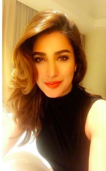 Top 10 Hottest Pakistani Actresses of 2017 17