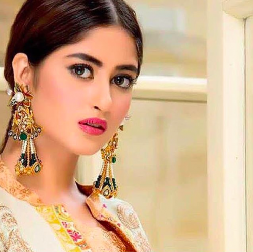 Top 10 Hottest Pakistani Actresses of 2017 4