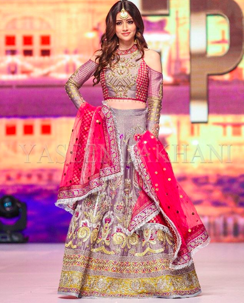 Top 10 Hottest Pakistani Actresses of 2017 8