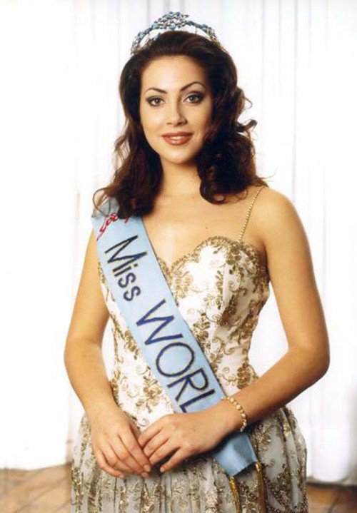 Top 10 Hottest Greek Women 8