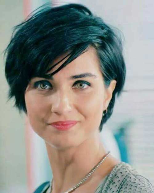 20 Short Hairstyles for Fat Faces and Double Chins 2019 